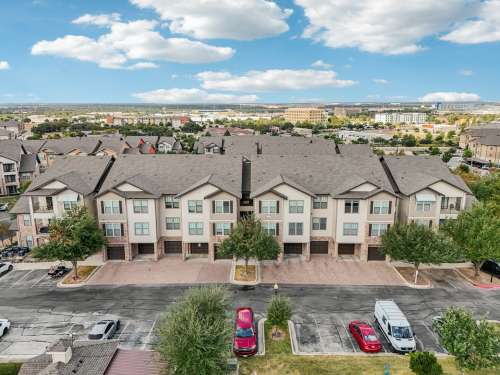 S Bed Las Brisas Apartment Homes 76